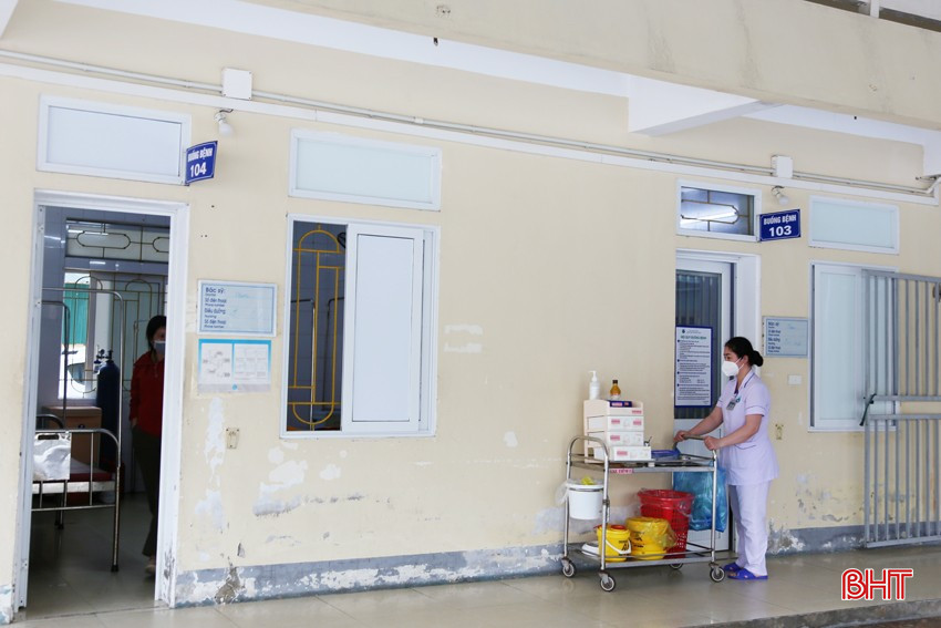 Các bệnh nhân mắc COVID-19 được cách ly, điều trị riêng tại các phòng bệnh ở Khoa Truyền nhiễm. bqbht_br_img-9254a.jpg