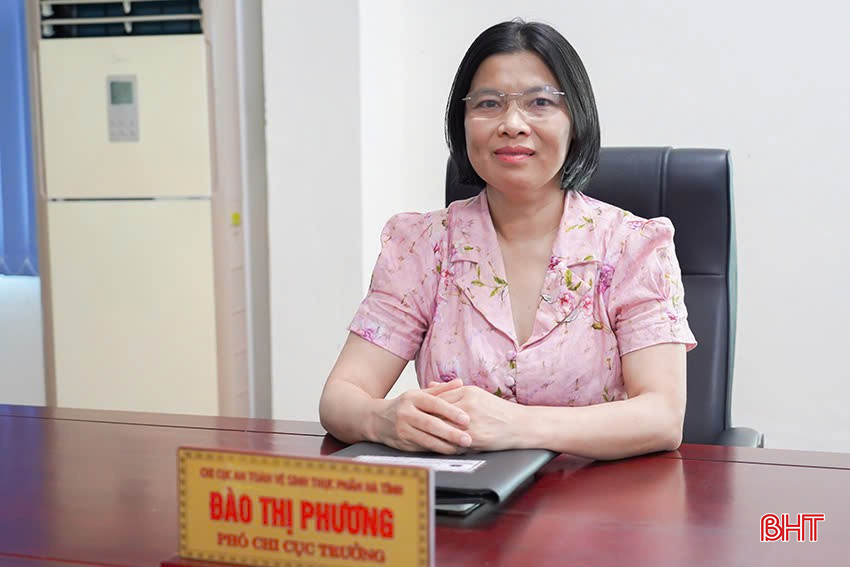 Bà Đào Thị Phương - Phó Chi cục trưởng Chi cục An toàn vệ sinh thực phẩm Hà Tĩnh bqbht_br_z6624358566394-d64459bcfd03a5f5cb01be86c170132b.jpg