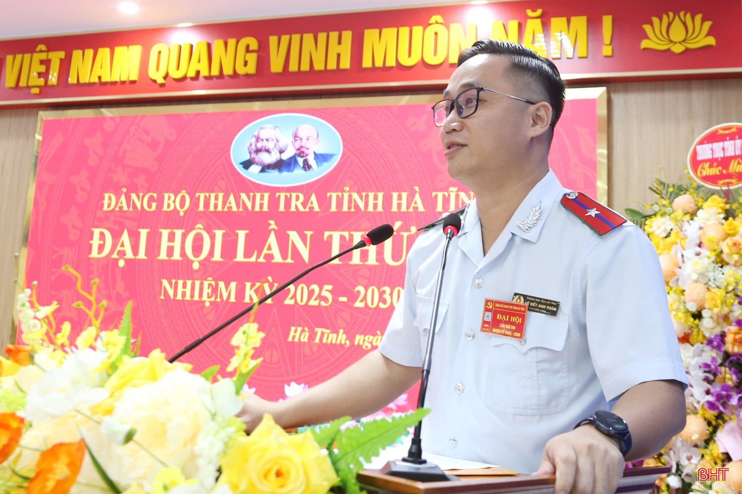 Đồng chí Lê Viết Anh Tuấn - Bí thư Đoàn Thanh niên Thanh tra tỉnh tham luận về nội dung ứng dụng công nghệ thông tin và chuyển đổi số nhằm nâng hiệu quả công tác thanh tra dưới sự lãnh đạo của Đảng. bqbht_br_4b.jpg
