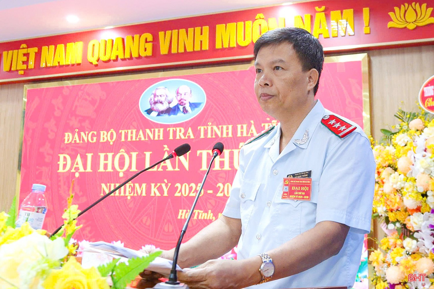 Phó Chánh Thanh tra tỉnh Lê Toàn Thắng trình bày báo cáo chính trị tại đại hội. bqbht_br_a111.jpg