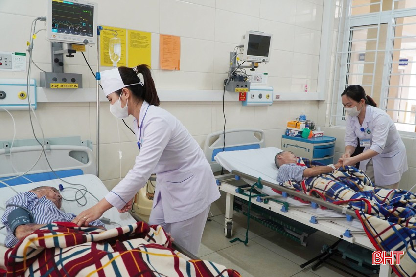 Đội ngũ điều dưỡng BVĐK tỉnh chăm sóc chu đáo cho người bệnh. bqbht_br_dieu-duong-2a.jpg