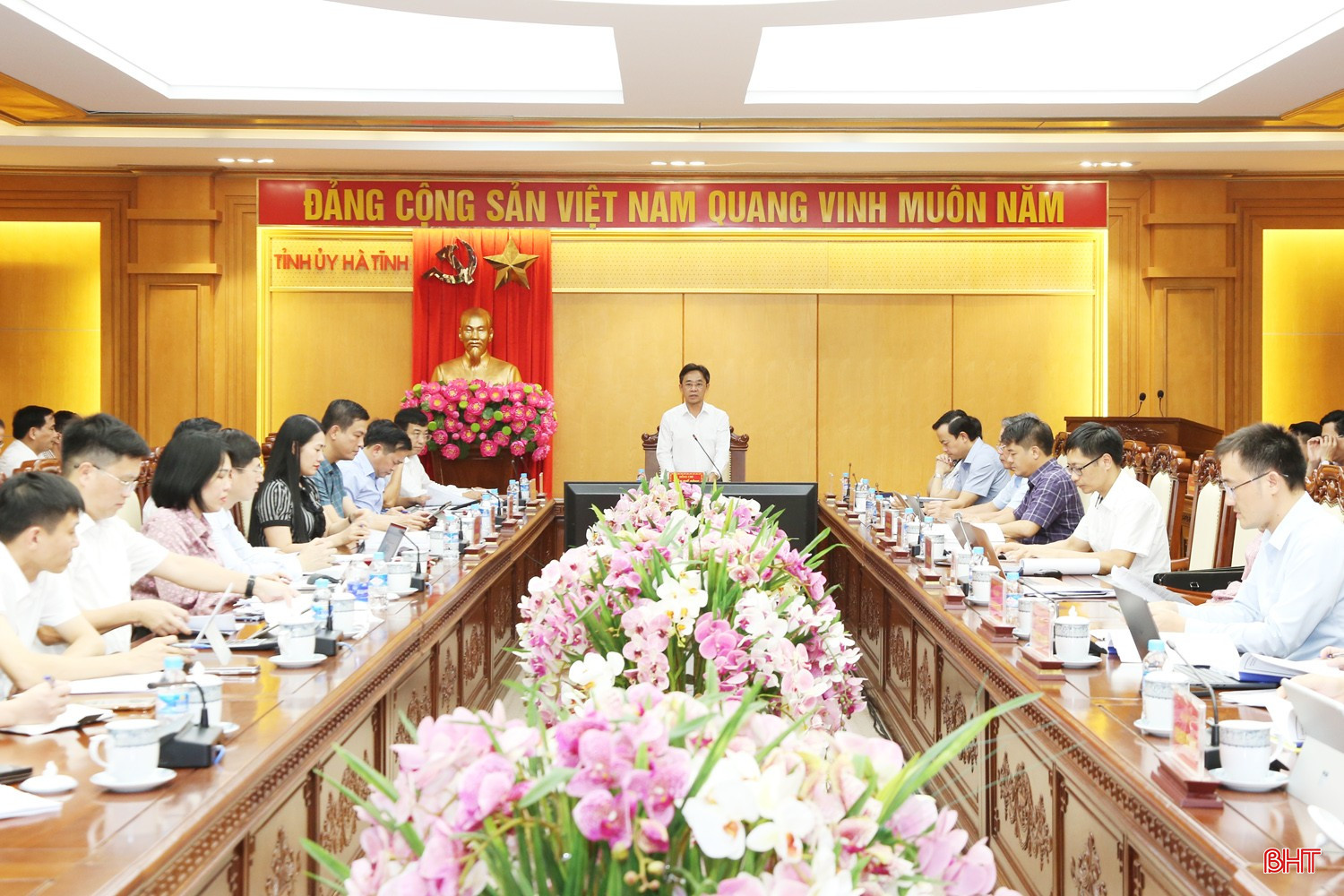 Phó Bí thư Thường trực Tỉnh ủy Trần Thế Dũng chủ trì hội nghị. bqbht_br_1a.jpg