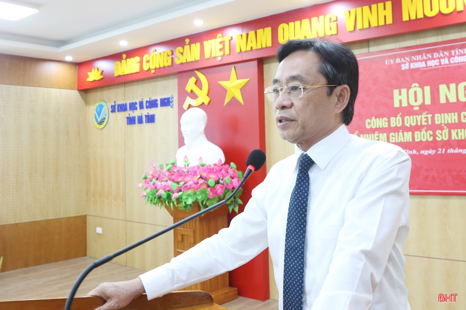 Phó Bí thư Thường trực Tỉnh ủy Trần Thế Dũng phát biểu chúc mừng và giao nhiệm vụ. bqbht_br_img-4182a.jpg