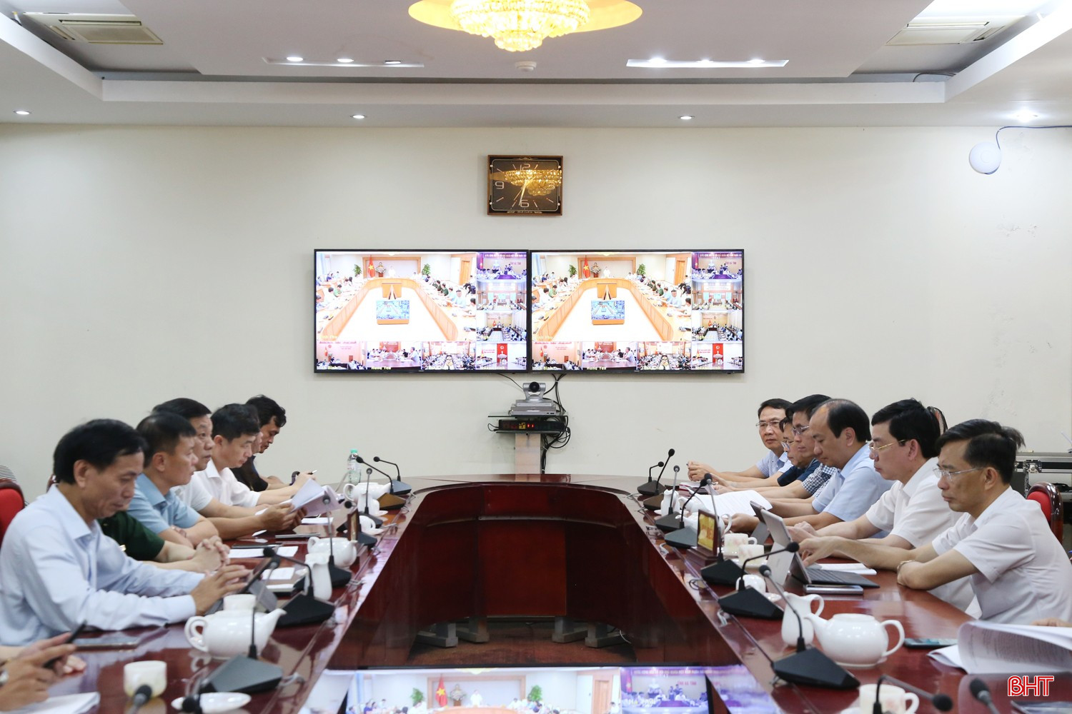 Các đại biểu tham dự tại điểm cầu Trung tâm Công báo và tin học tỉnh. bqbht_br_2a.jpg