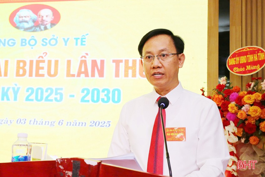 Phó Giám đốc Sở Y tế Bùi Quốc Hùng trình bày dự thảo báo cáo chính trị trình đại hội. bqbht_br_z6667489046277-a2c72413fb2ca15c38f51a526b19c5bca-7160.jpg