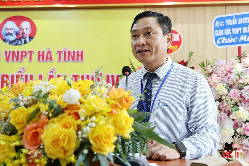 Đồng chí Trần Xuân Dũng - Ủy viên BTV Đảng ủy, Phó Giám đốc VNPT Hà Tĩnh trình bày báo cáo kiểm điểm của BCH nhiệm kỳ 2020- 2025. bqbht_br_z6694866171933-7d5e0bb1c0909a0dbb22715340788db9.jpg