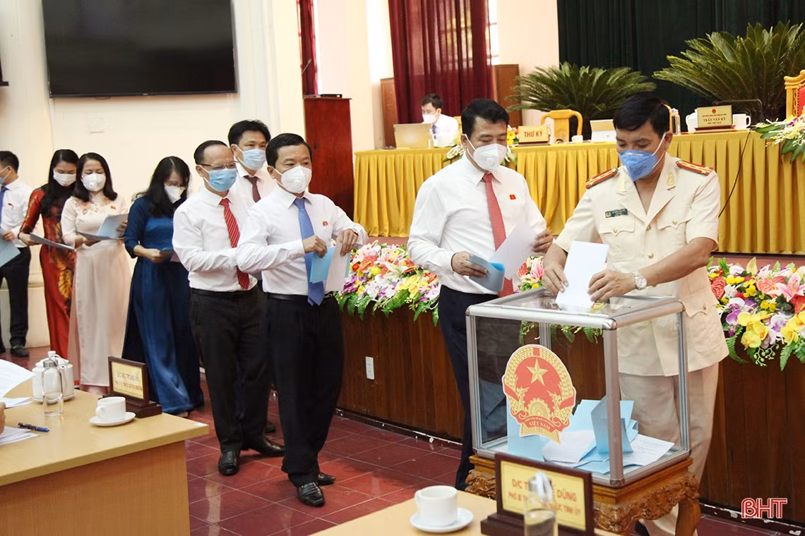 Xây dựng tập thể UBND tỉnh Hà Tĩnh đoàn kết, liêm chính, kỷ cương