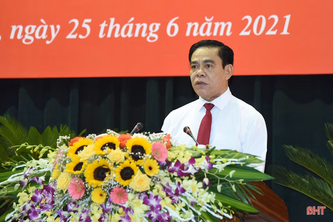 Xây dựng tập thể UBND tỉnh Hà Tĩnh đoàn kết, liêm chính, kỷ cương