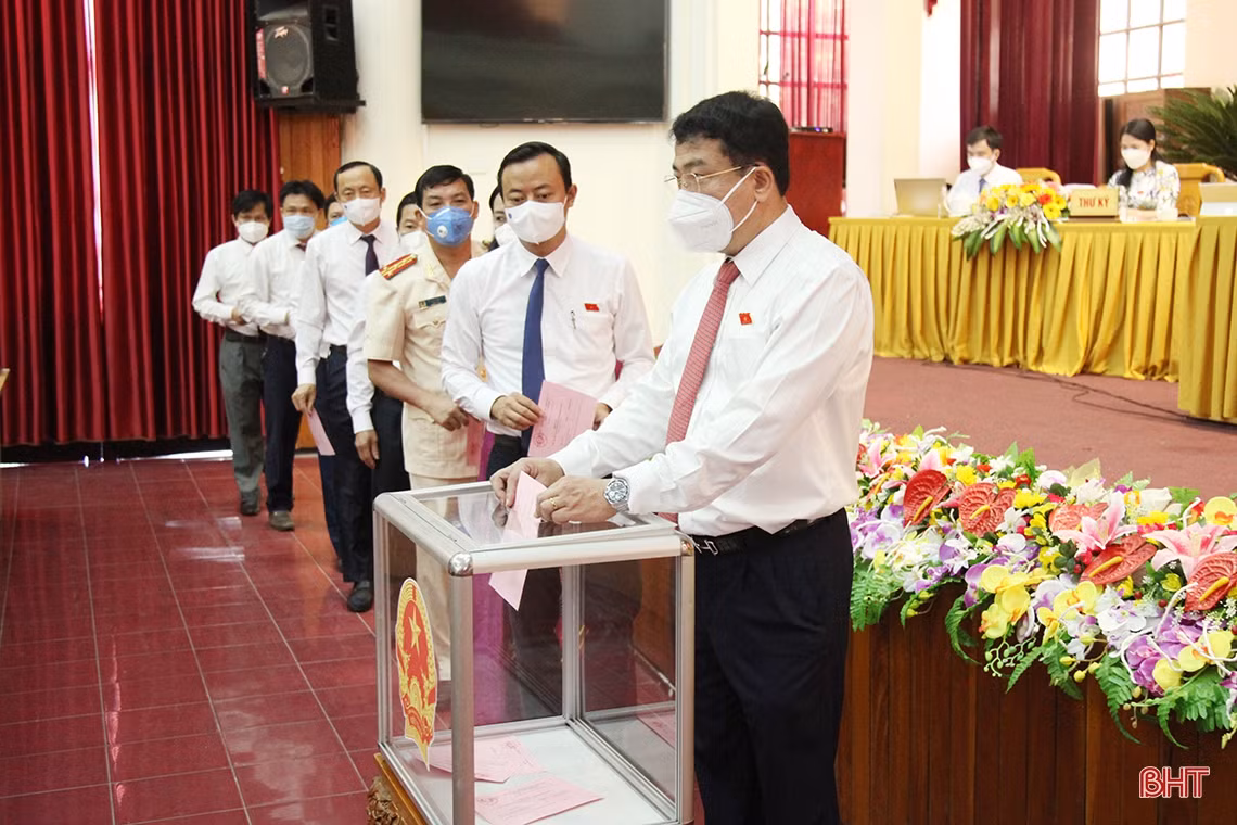 Ông Võ Trọng Hải tiếp tục được bầu giữ chức Chủ tịch UBND tỉnh Hà Tĩnh