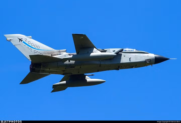 panavia tornado chien dau co bieu tuong cua khong quan chau au bi bo roi