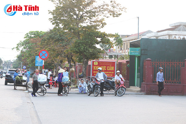 pho khong via he o ha tinh nhu chua bao gio co ngay ra quan