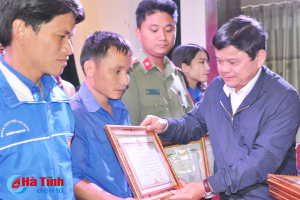 thach ha tuyen duong 38 thanh nien hien mau tinh nguyen tieu bieu