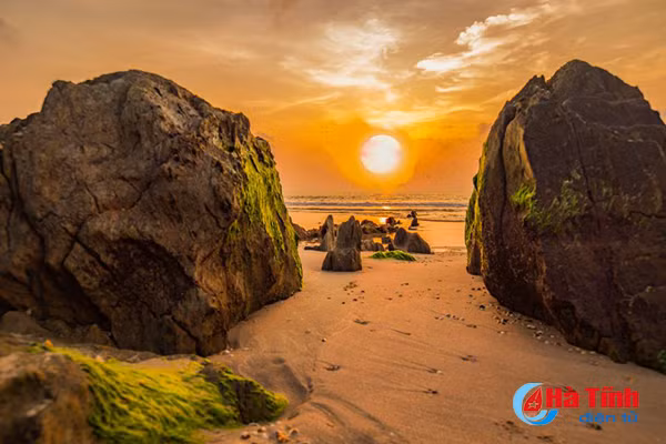 Check in bãi đá rêu xanh mê hoặc lòng người ở Kỳ Anh