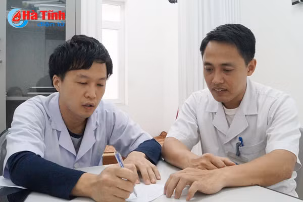 tinh nguyen vien nhat ban het long voi benh nhan