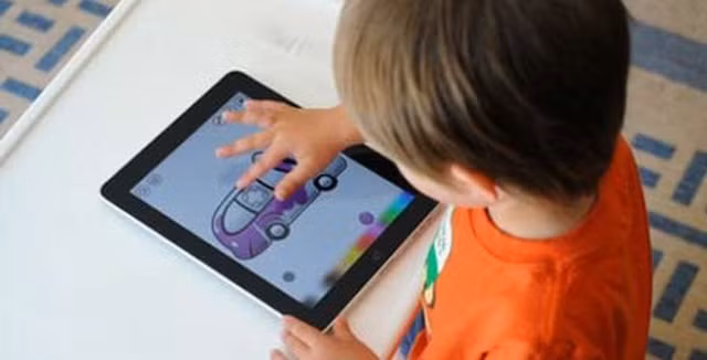 Chăm sóc trẻ tự kỷ - từ nước mắt đến nụ cười