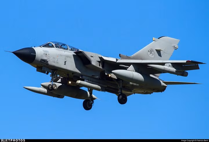 panavia tornado chien dau co bieu tuong cua khong quan chau au bi bo roi