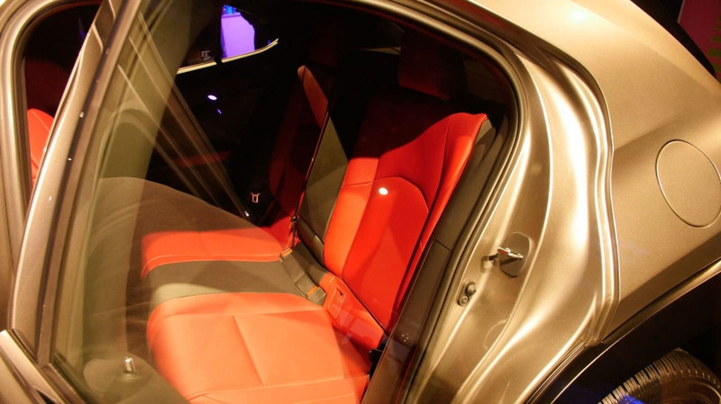 lexus ux 2018 ra mat tai my ve viet nam khong duoi 1 8 ty dong