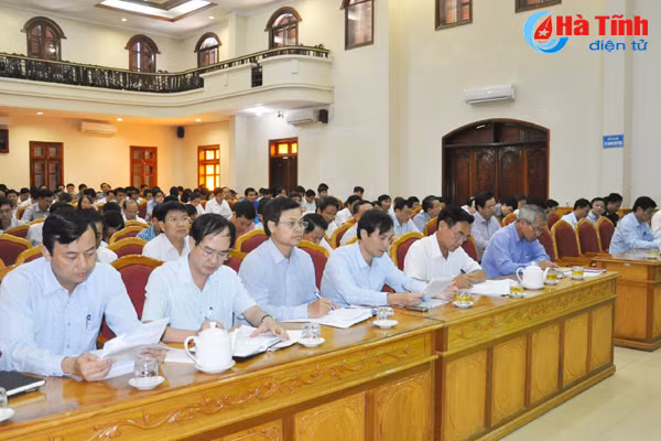 ha tinh thu gon don vi hanh chinh cap xa giam toi thieu 10 bien che