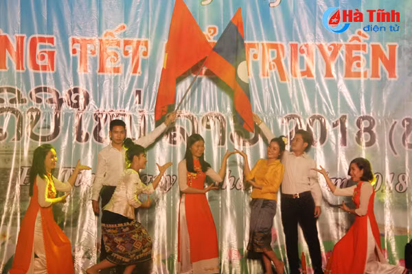 vui don tet co truyen lao tai ha tinh