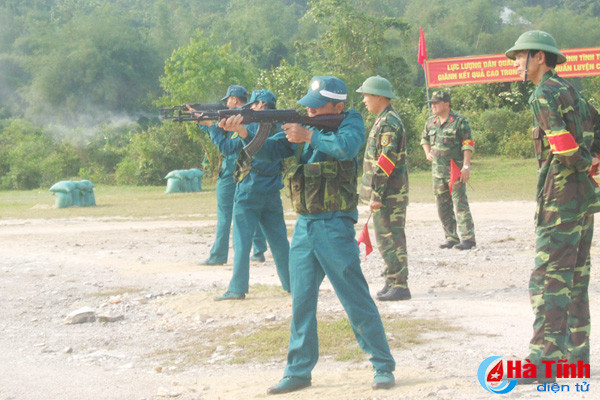 xem chien sy dqtv huyen duc tho ban sung danh vo