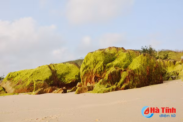 Check in bãi đá rêu xanh mê hoặc lòng người ở Kỳ Anh