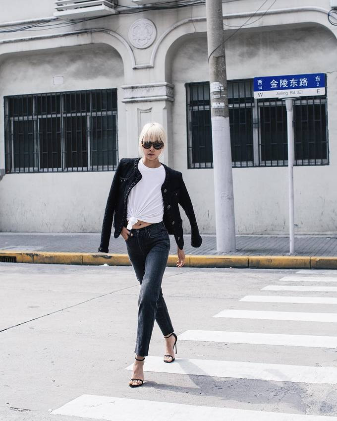 Đủ kiểu diện áo thun trắng không nhàm chán