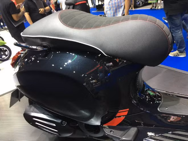 can canh vespa sprint 150 i get ban carbon dep my man