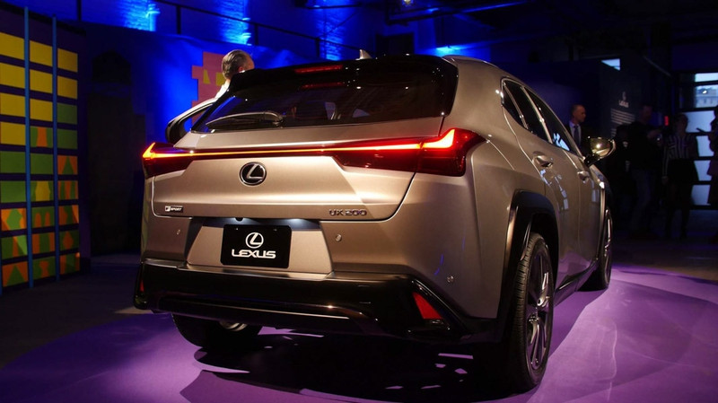 lexus ux 2018 ra mat tai my ve viet nam khong duoi 1 8 ty dong