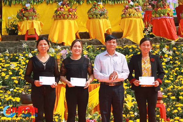 mung khanh dan chua huong tich nam 2018