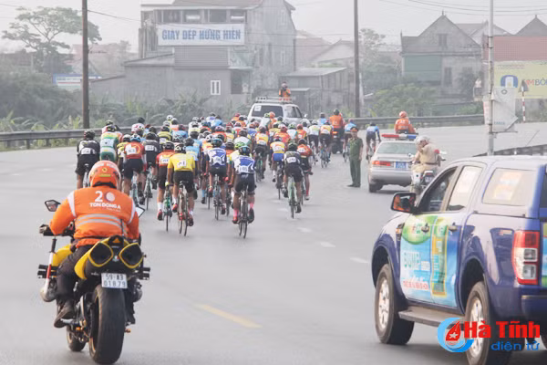 doan dua xe dap cup truyen hinh tp ho chi minh qua ha tinh