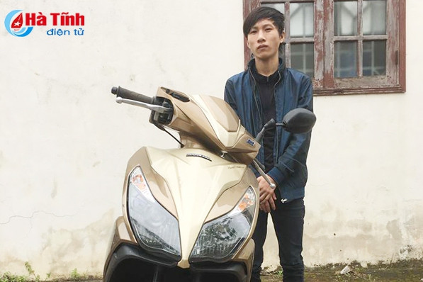 chom xe may duoi huyen len thanh pho ban thi bi tom