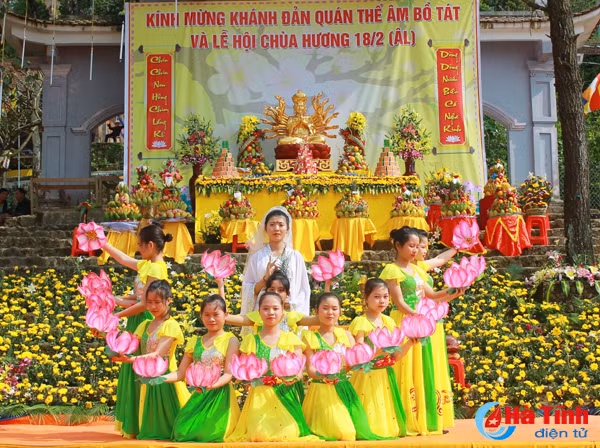 mung khanh dan chua huong tich nam 2018