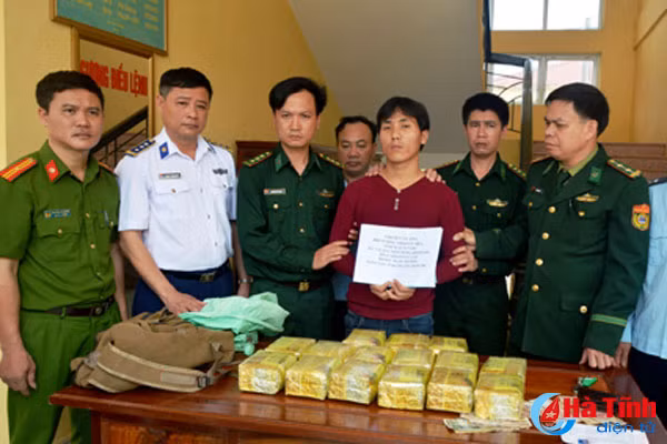 he lo hanh trinh pha chuyen an 15 kg ma tuy da