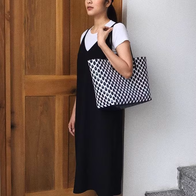 Đủ kiểu diện áo thun trắng không nhàm chán