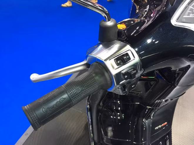 can canh vespa sprint 150 i get ban carbon dep my man