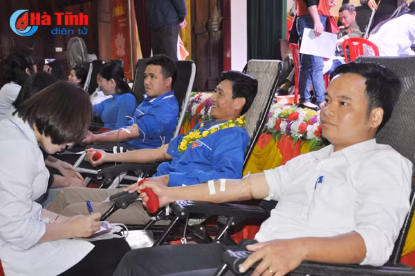 thach ha tuyen duong 38 thanh nien hien mau tinh nguyen tieu bieu