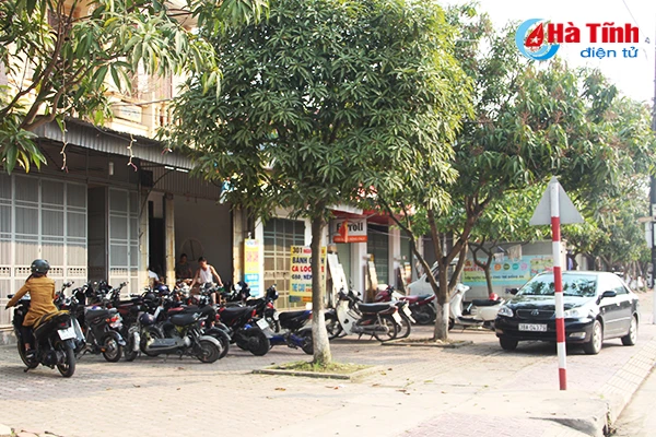 pho khong via he o ha tinh nhu chua bao gio co ngay ra quan