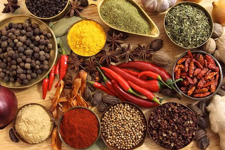 nhung thuc pham nen han che an trong mua he