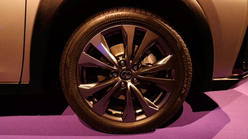 lexus ux 2018 ra mat tai my ve viet nam khong duoi 1 8 ty dong