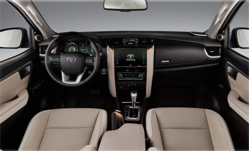 hang xe nhat trinh lang ban dac biet toyota fortuner diamond gia 1 3 ty dong