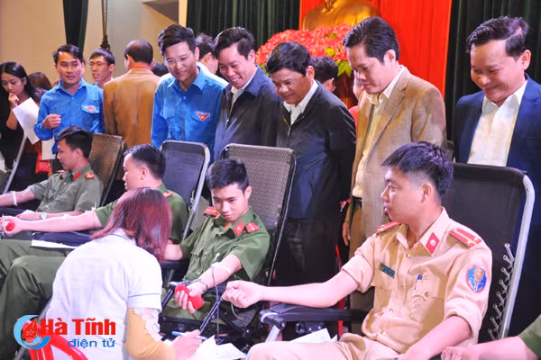 thach ha tuyen duong 38 thanh nien hien mau tinh nguyen tieu bieu