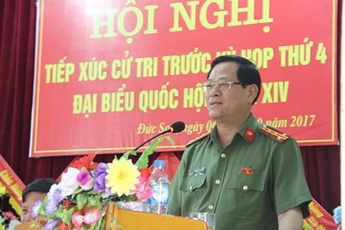 tai co cau bo cong an manh dan cat bo tang nac trung gian