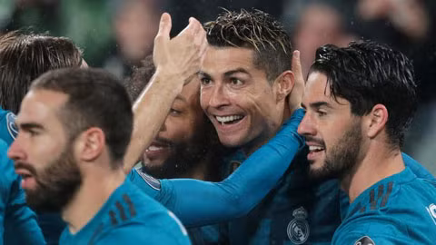 ronaldo thau tom mot loat ky luc sau cu dup vao luoi juventus