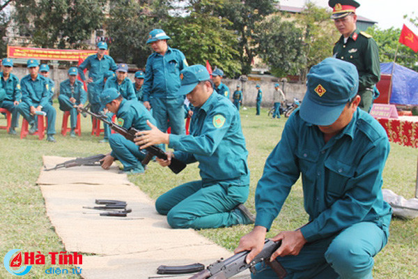 xem chien sy dqtv huyen duc tho ban sung danh vo