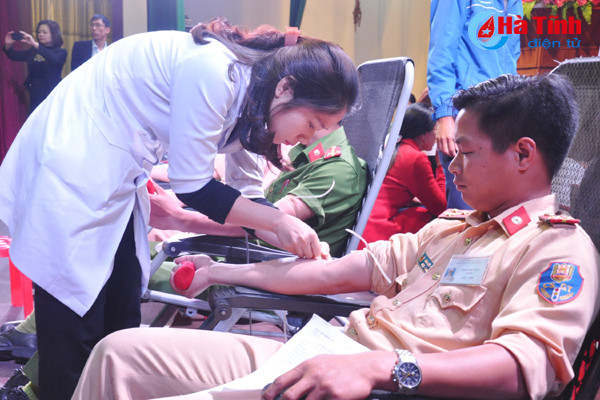 thach ha tuyen duong 38 thanh nien hien mau tinh nguyen tieu bieu