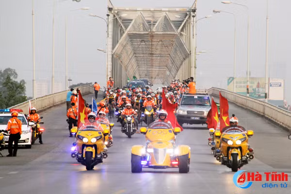 doan dua xe dap cup truyen hinh tp ho chi minh qua ha tinh