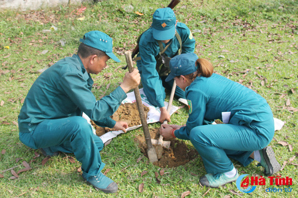 xem chien sy dqtv huyen duc tho ban sung danh vo