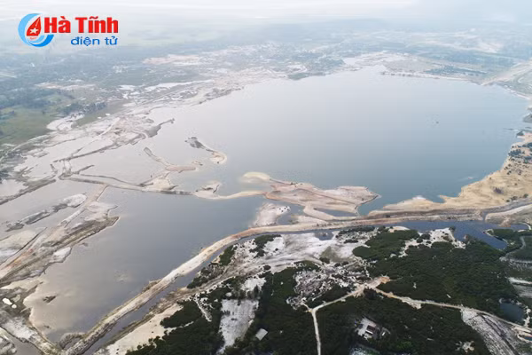 flycam canh hoang tan vung mo sat thach khe ha tinh