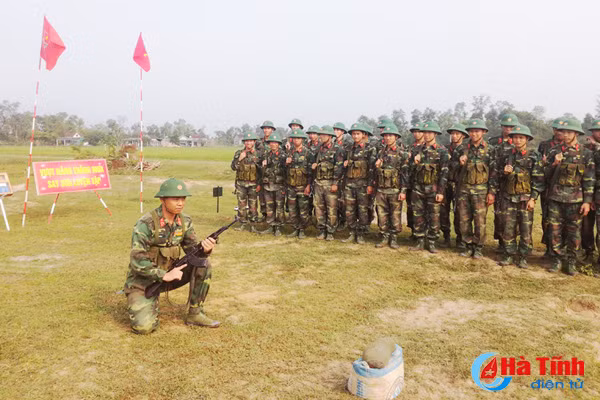 chien sy moi tap ban sung ak bai 1