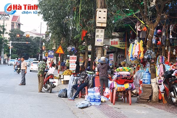 pho khong via he o ha tinh nhu chua bao gio co ngay ra quan